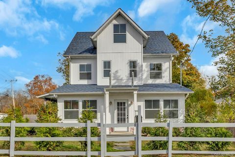 432 East Avenue Riverhead NY 11901