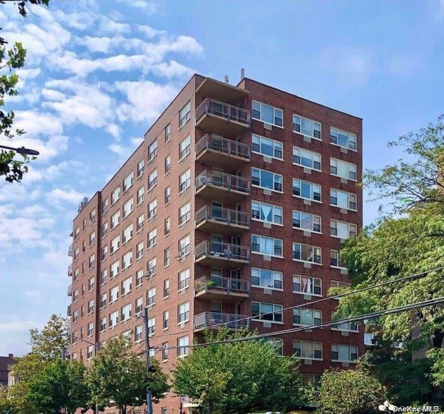 Photo of 81-11 45 Ave Ave #6D, Elmhurst, NY 11373 (MLS # 1066414)