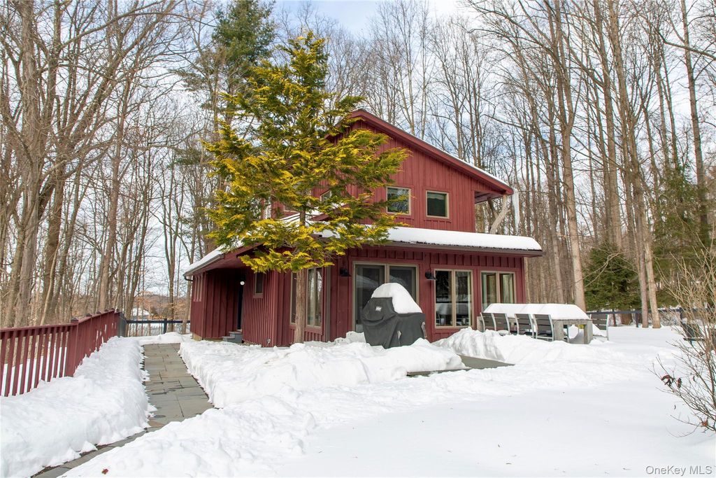 Photo of 37 Williams Road, Red Hook, NY 10021 (MLS # 960997)