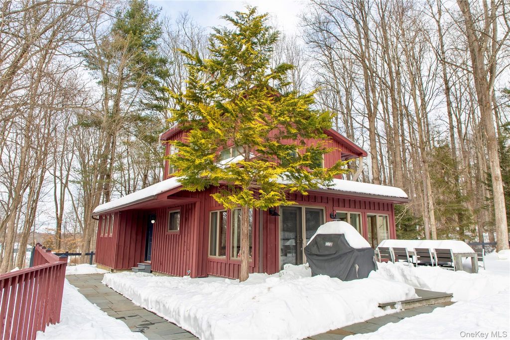 Photo of 37 Williams Road, Red Hook, NY 10021 (MLS # 960997)