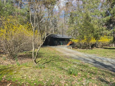 16 Burpo Lane Kerhonkson NY 12446