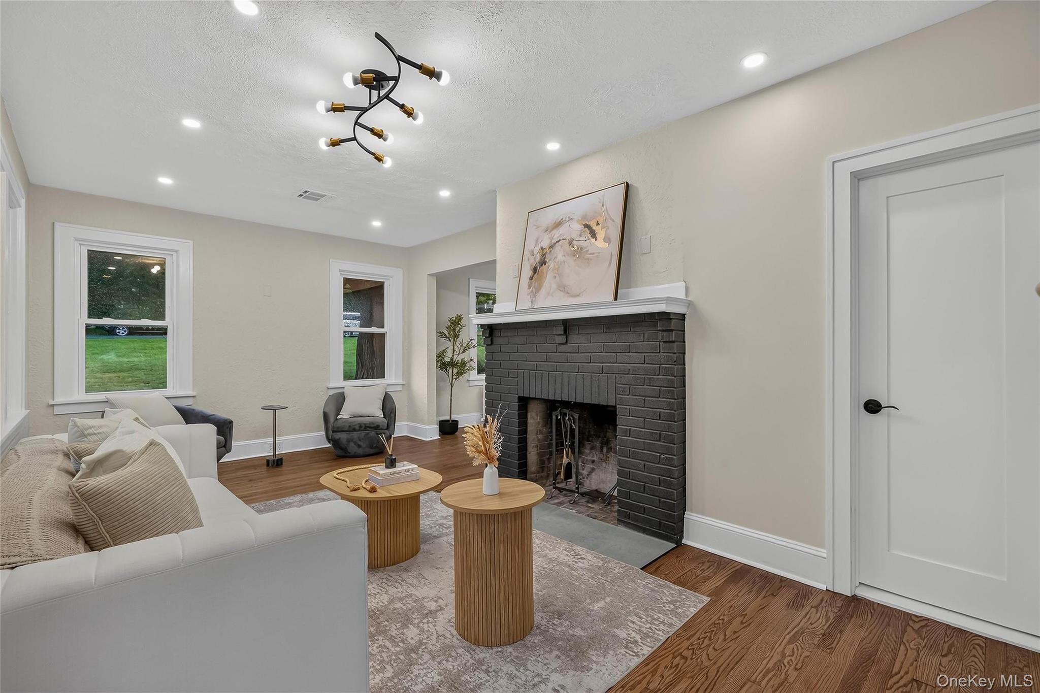 16 Maple Avenue