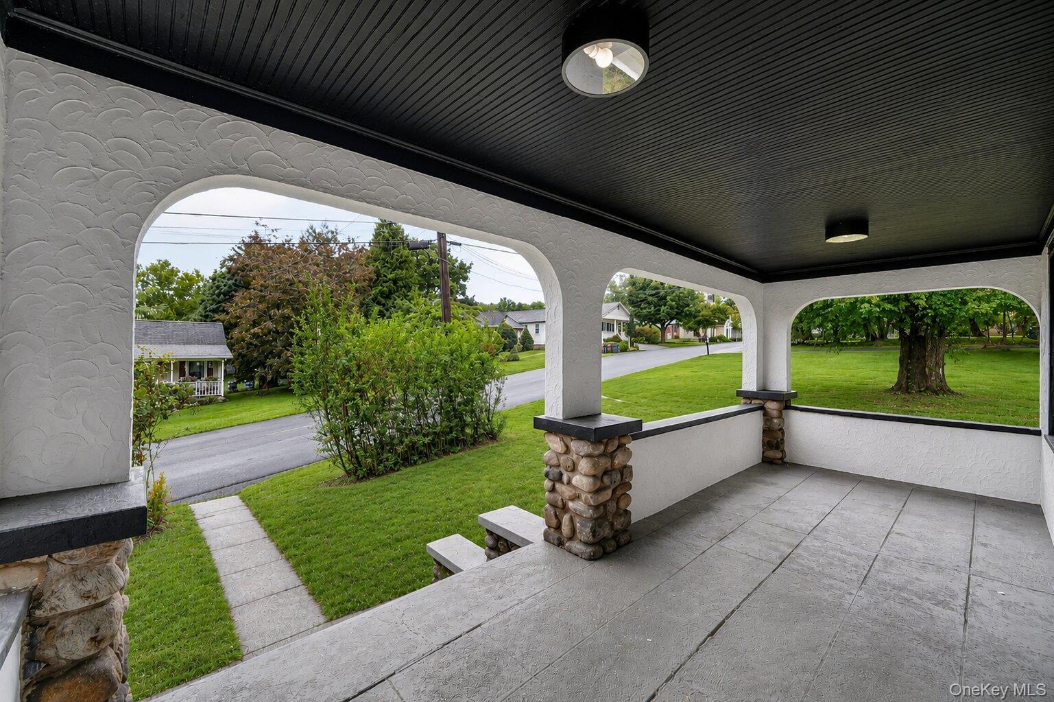 16 Maple Avenue