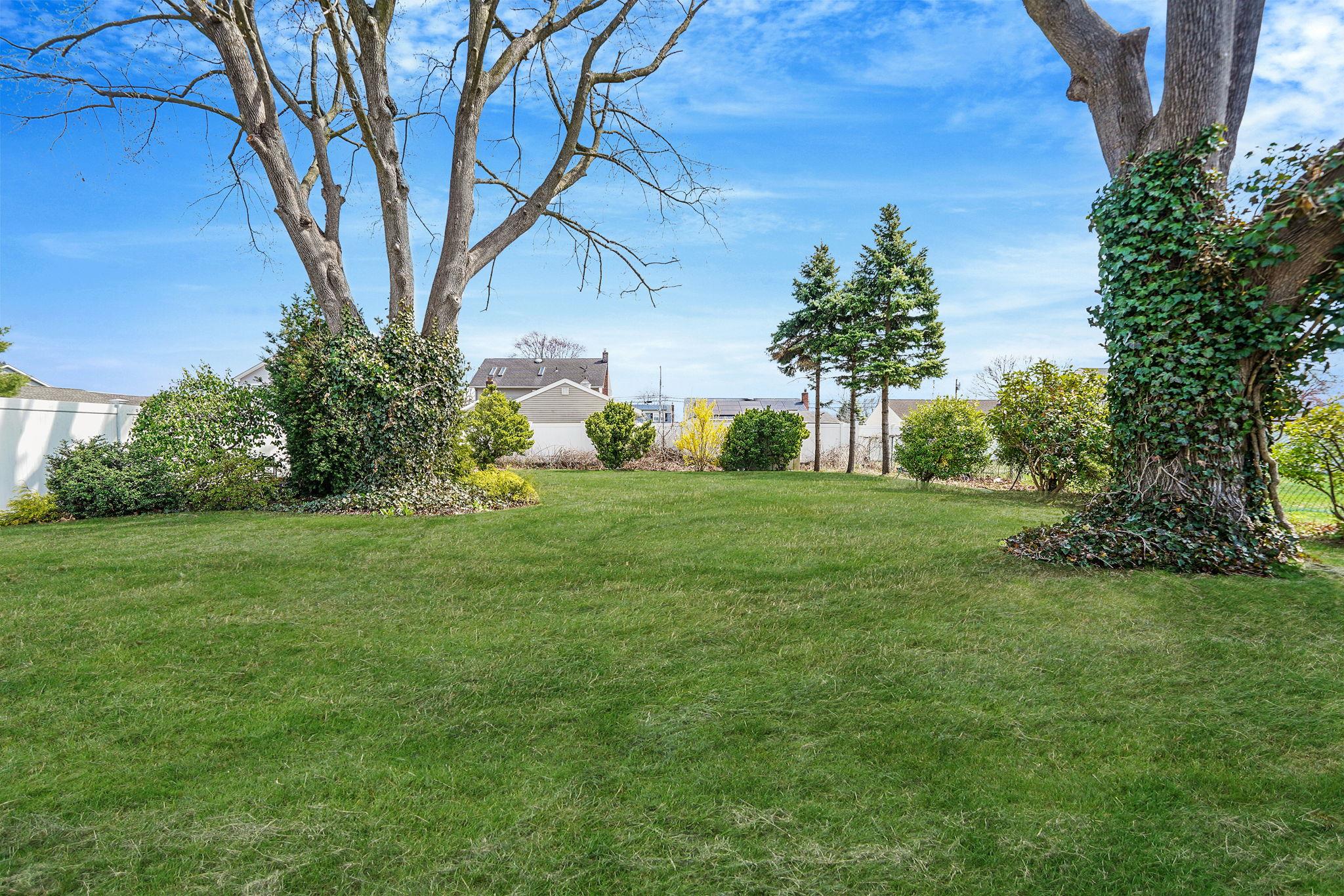 159 Eastlake Avenue, Massapequa Park, New York image 20