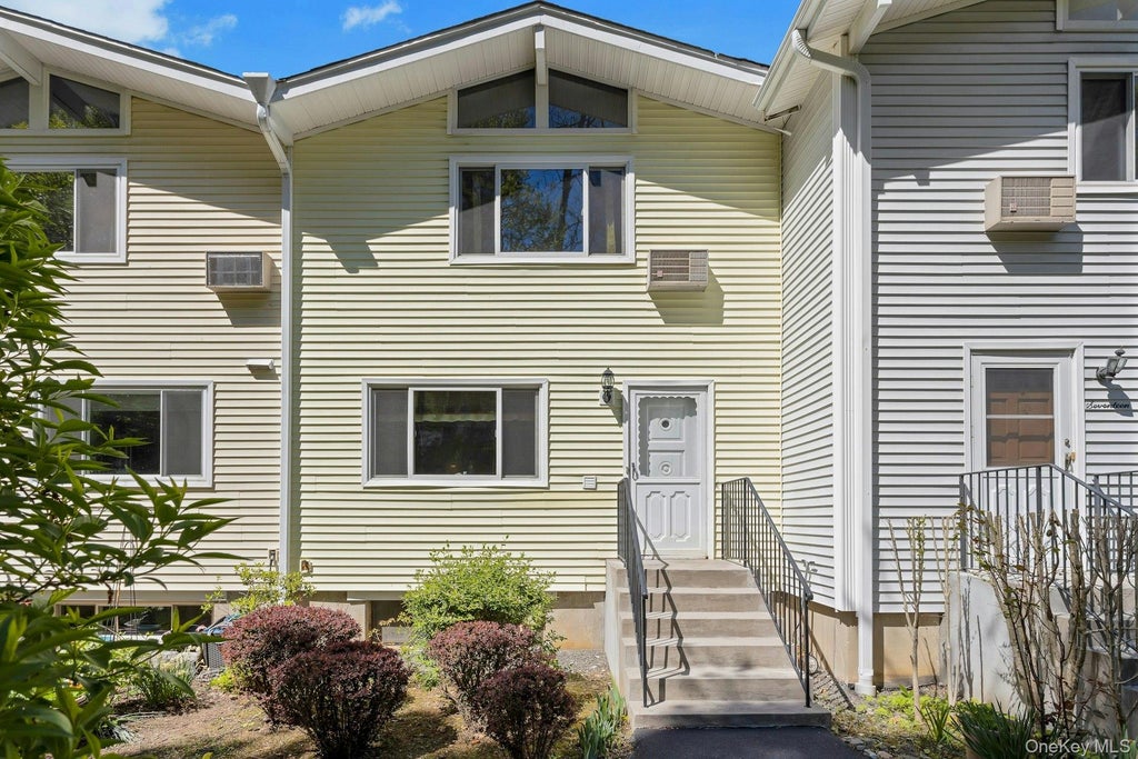 Photo of 18 Scenic Circle, Croton-on-Hudson, NY 10520 (MLS # 996454)