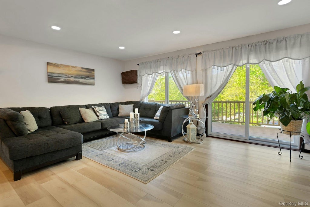 Photo of 18 Scenic Circle, Croton-on-Hudson, NY 10520 (MLS # 996454)