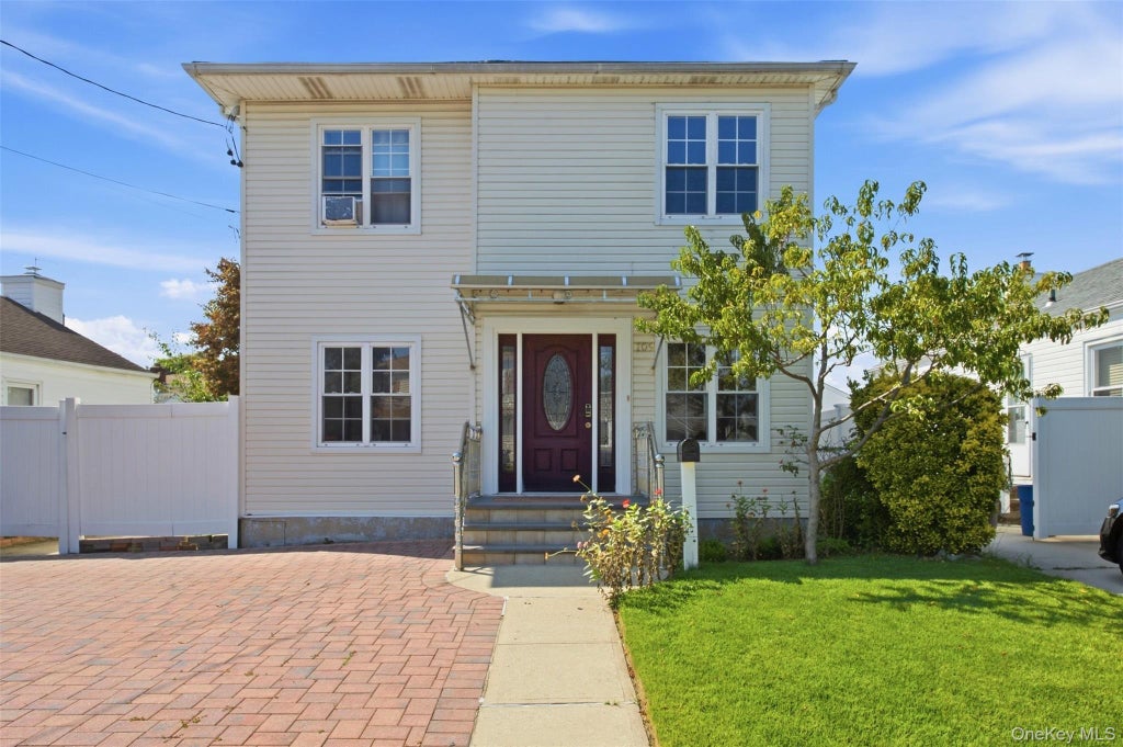 Photo of 109 Gordon Avenue, Westbury, NY 11590 (MLS # 1050577)