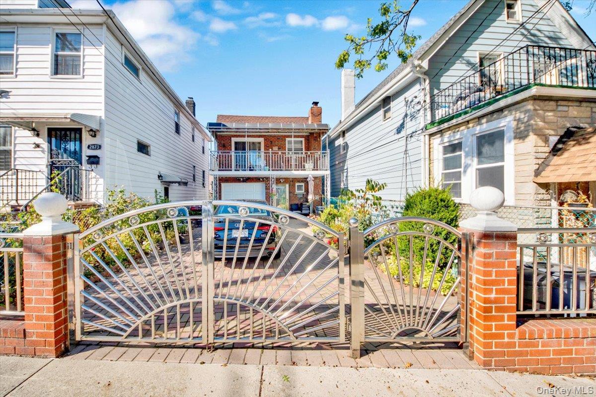Photo 1 of 8 — 2877 Waterbury Avenue, Bronx, NY 10461