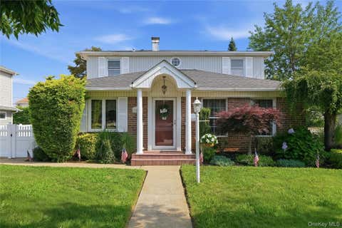Homes For Sale - 3573 Wyanet Street<br/> Nassau County, Seaford, NY 11783
