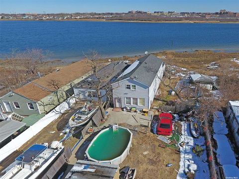 Homes For Sale - 538 Beach 43rd Street<br/> Queens County, Far Rockaway, NY 11691