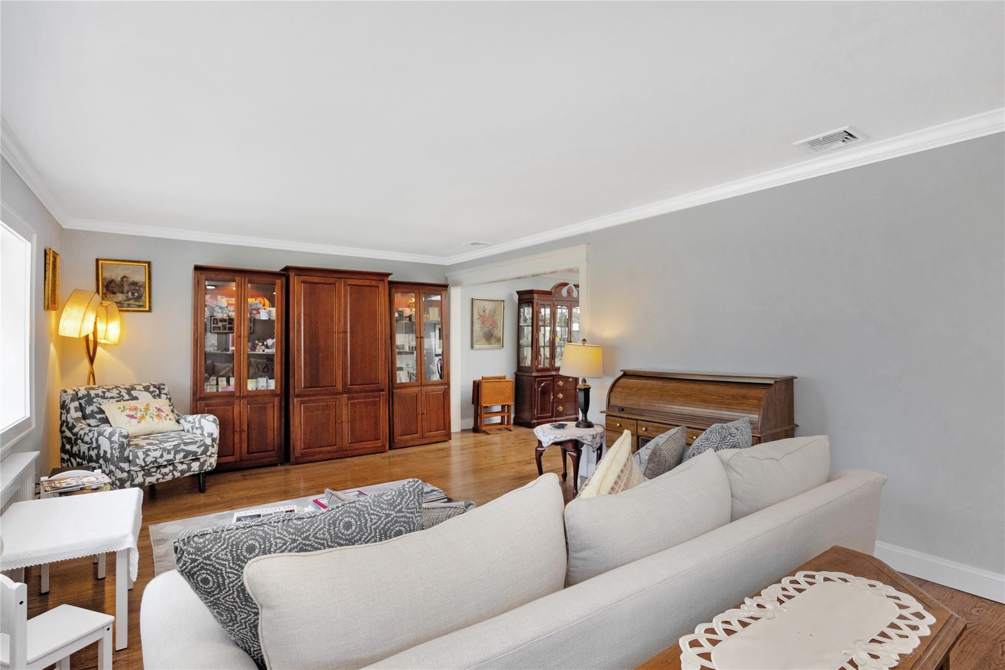 18 Hamilton Street, Farmingdale, New York image 6