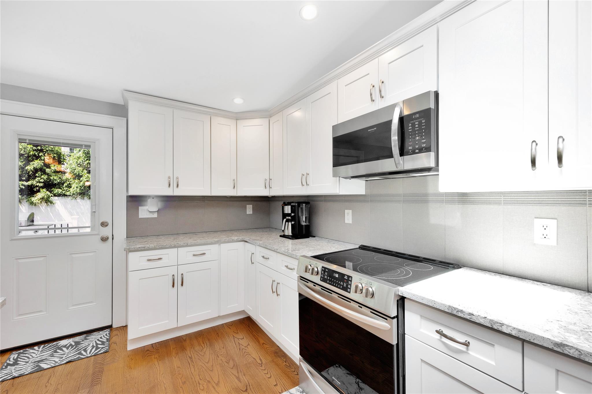 18 Hamilton Street, Farmingdale, New York image 14