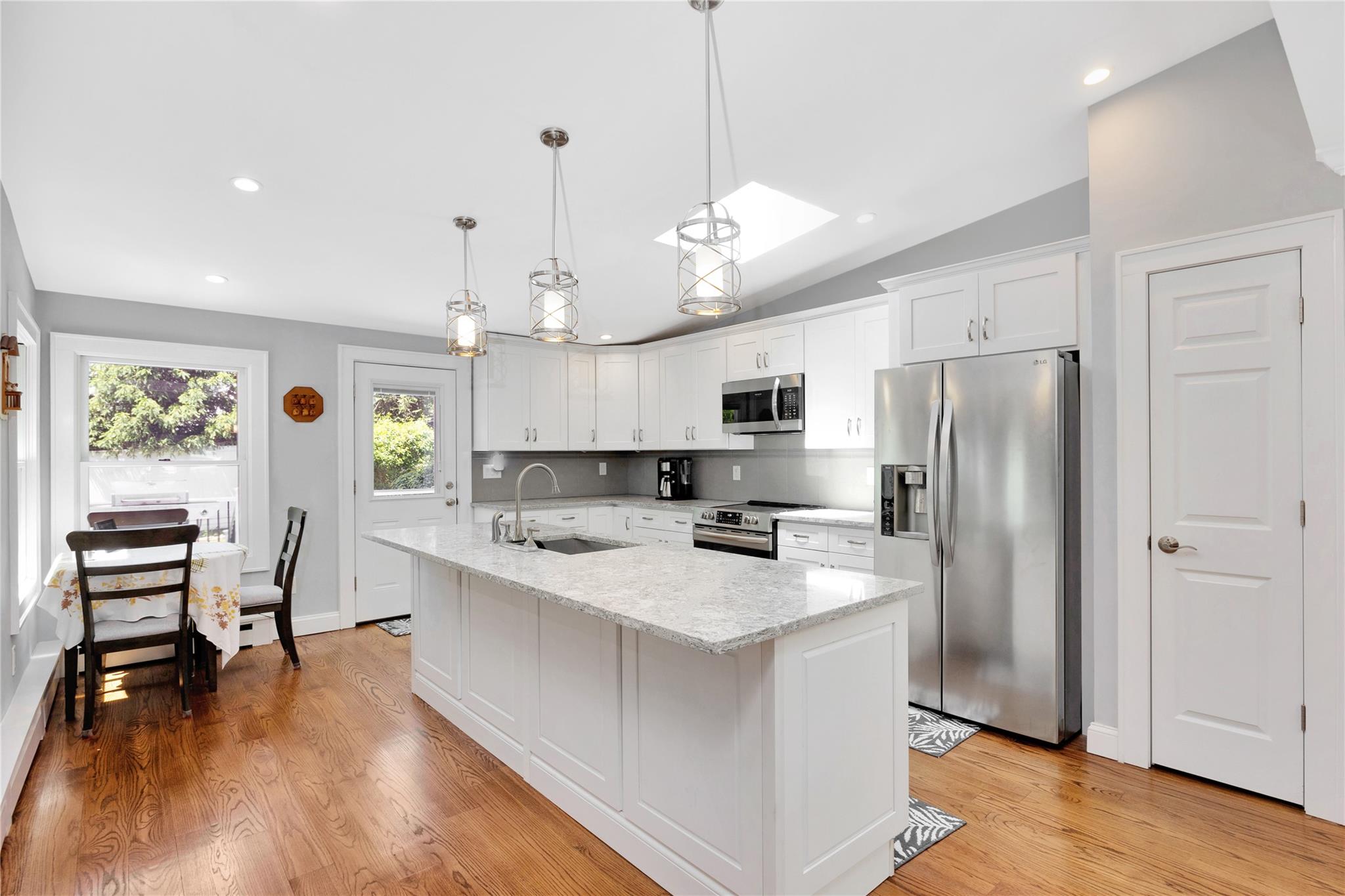 18 Hamilton Street, Farmingdale, New York image 13