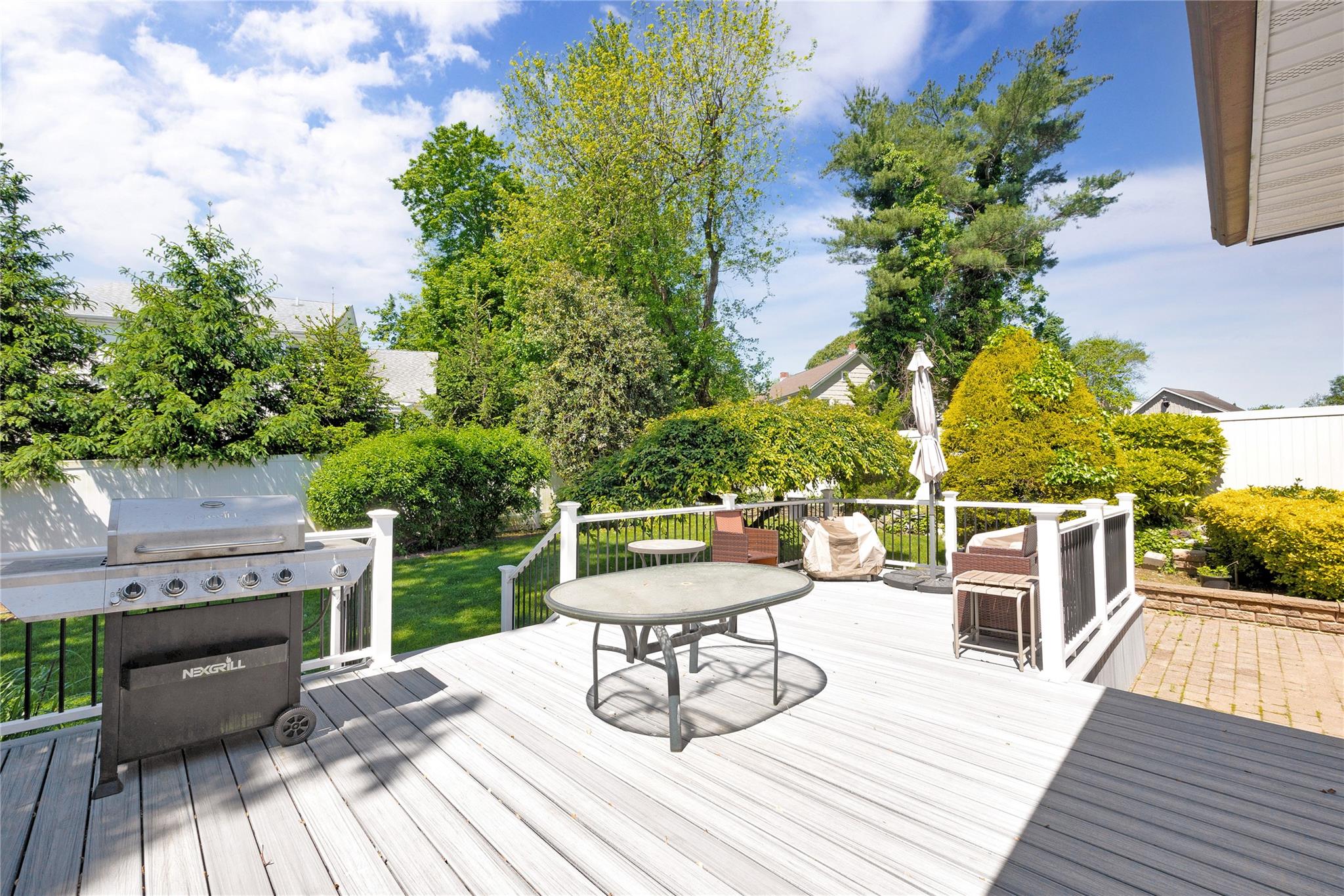 18 Hamilton Street, Farmingdale, New York image 27
