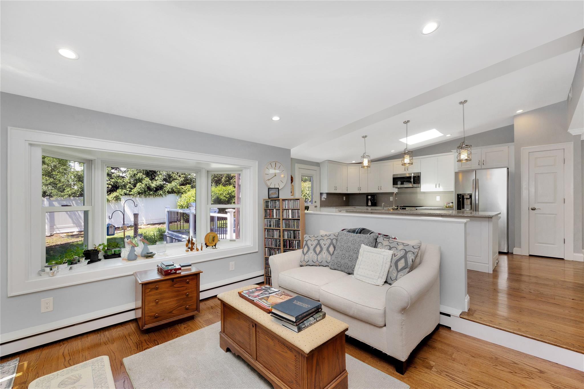 18 Hamilton Street, Farmingdale, New York image 16