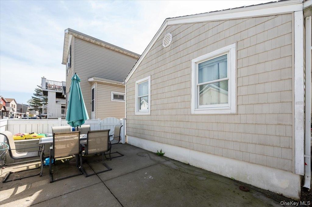 Photo of 64D Edgewater Park #64D, Bronx, NY 10465 (MLS # 988730)