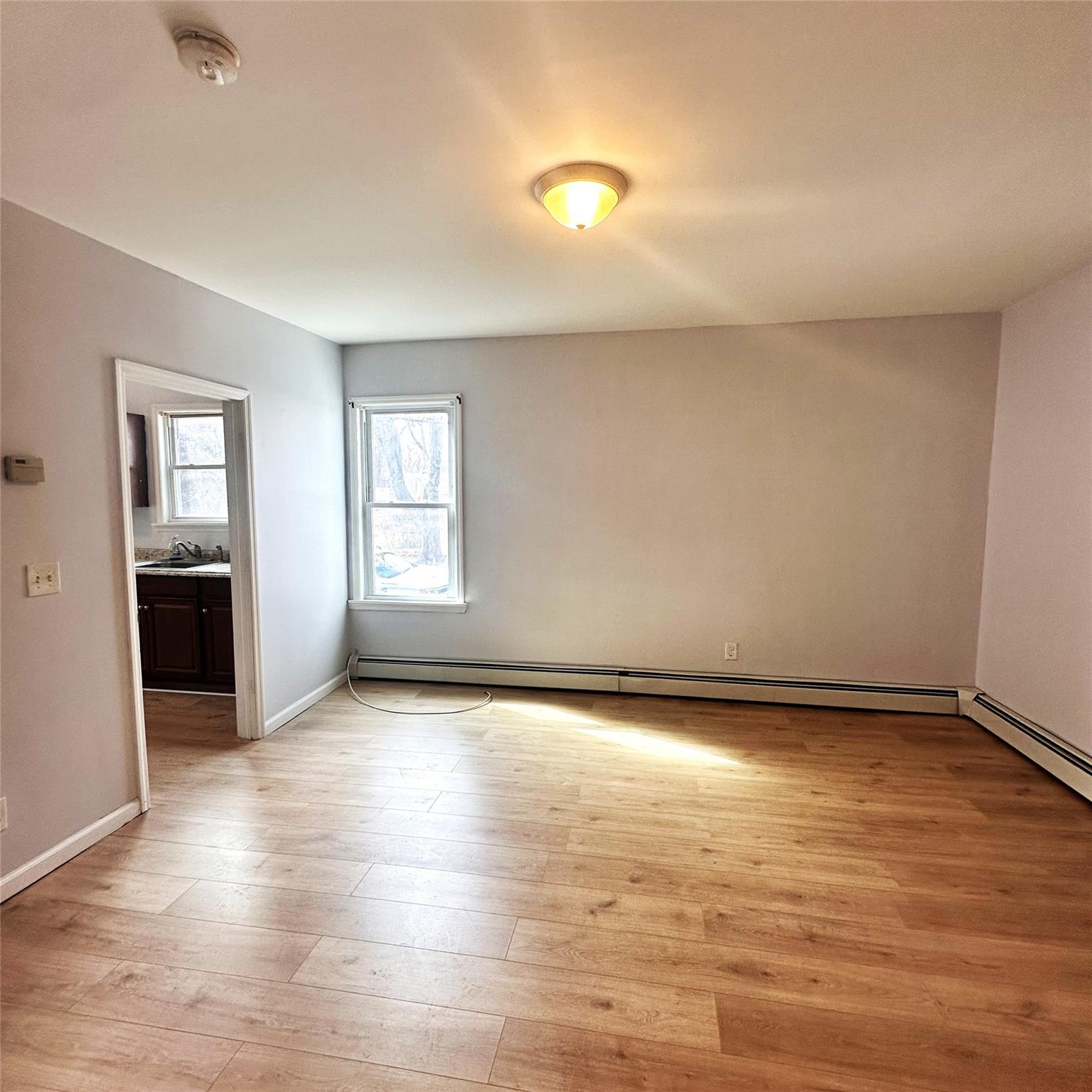 Poughkeepsie, New York 12601, United States, 1 Bedroom Bedrooms, ,1 BathroomBathrooms,Residential,Active,95756