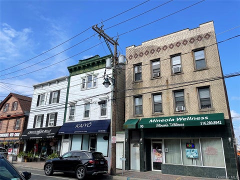 Apartment For Rent - 90 Main Street #2R<br/> Mineola, NY 11501