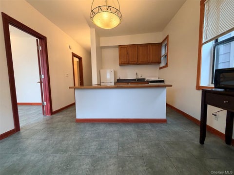 Apartment For Rent - 90 Main Street #2R<br/> Mineola, NY 11501