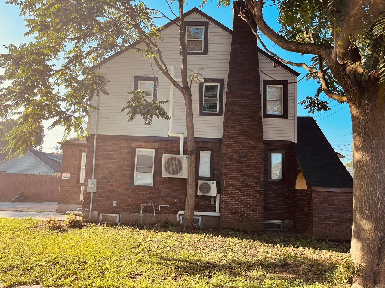 21 James Ll Burrell Avenue, Hempstead, New York image 4