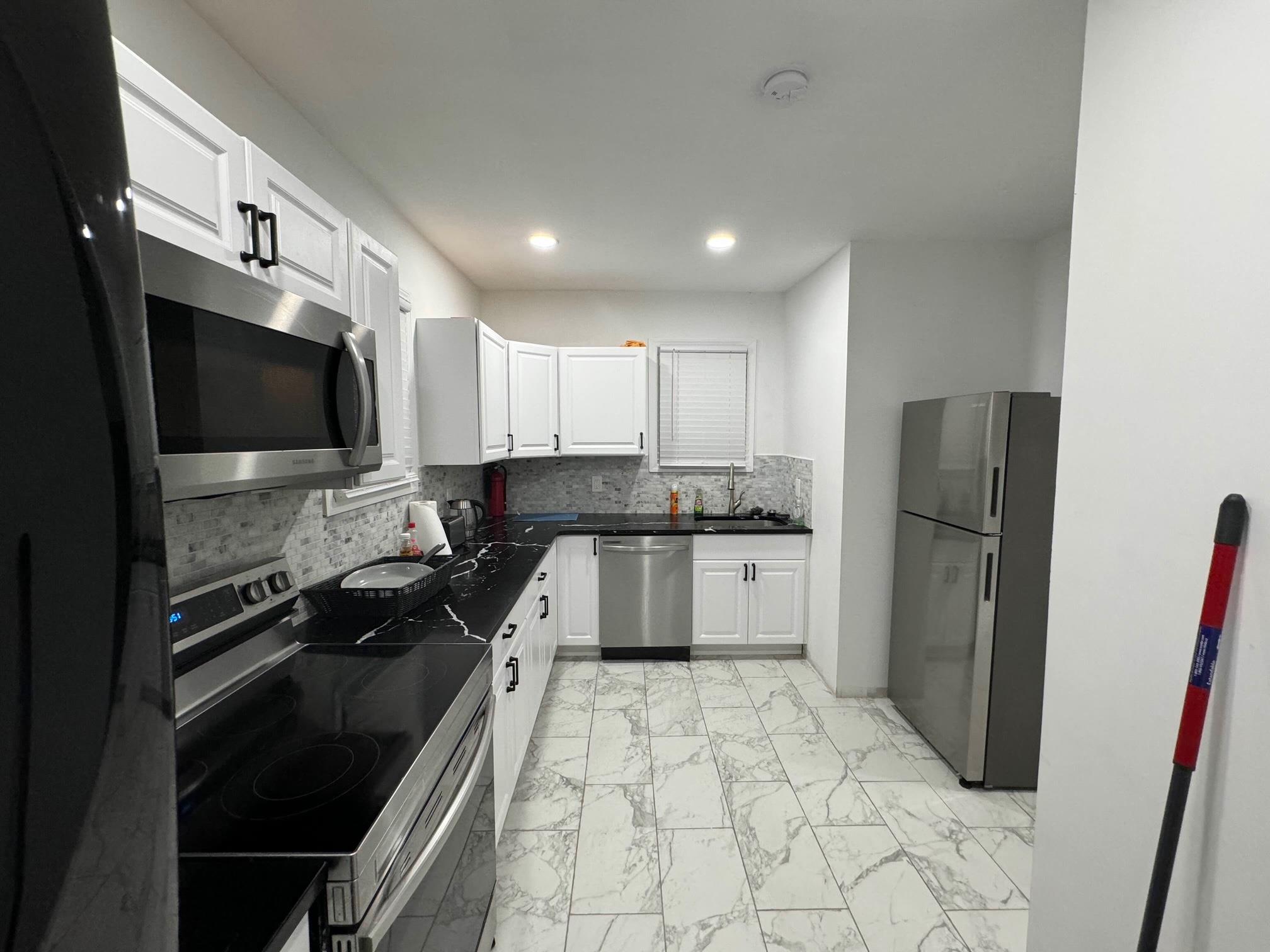 21 James Ll Burrell Avenue, Hempstead, New York image 7