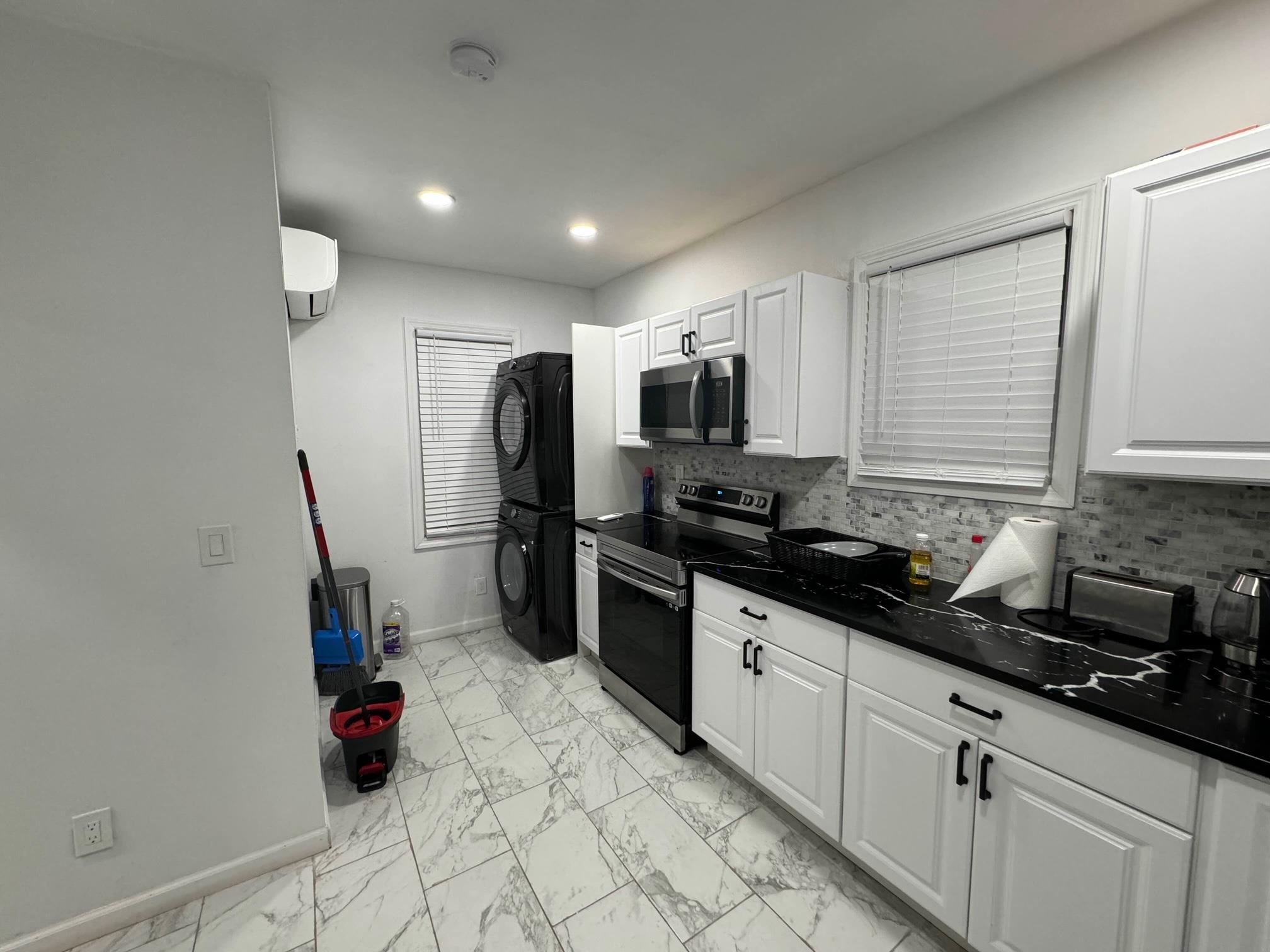 21 James Ll Burrell Avenue, Hempstead, New York image 8