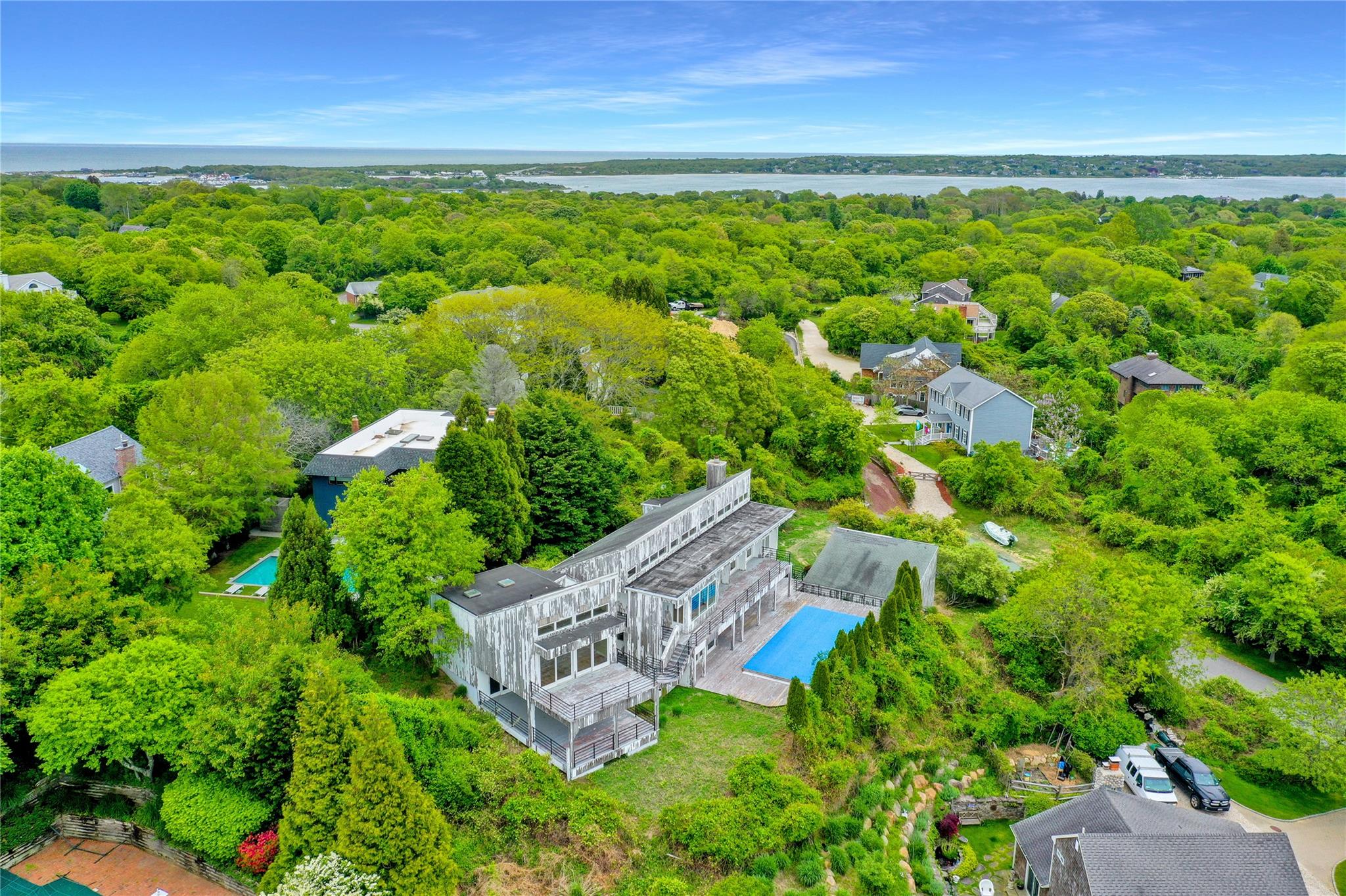 Freemont Road, Montauk, Hamptons, NY - 4 Bedrooms  
4.5 Bathrooms - 