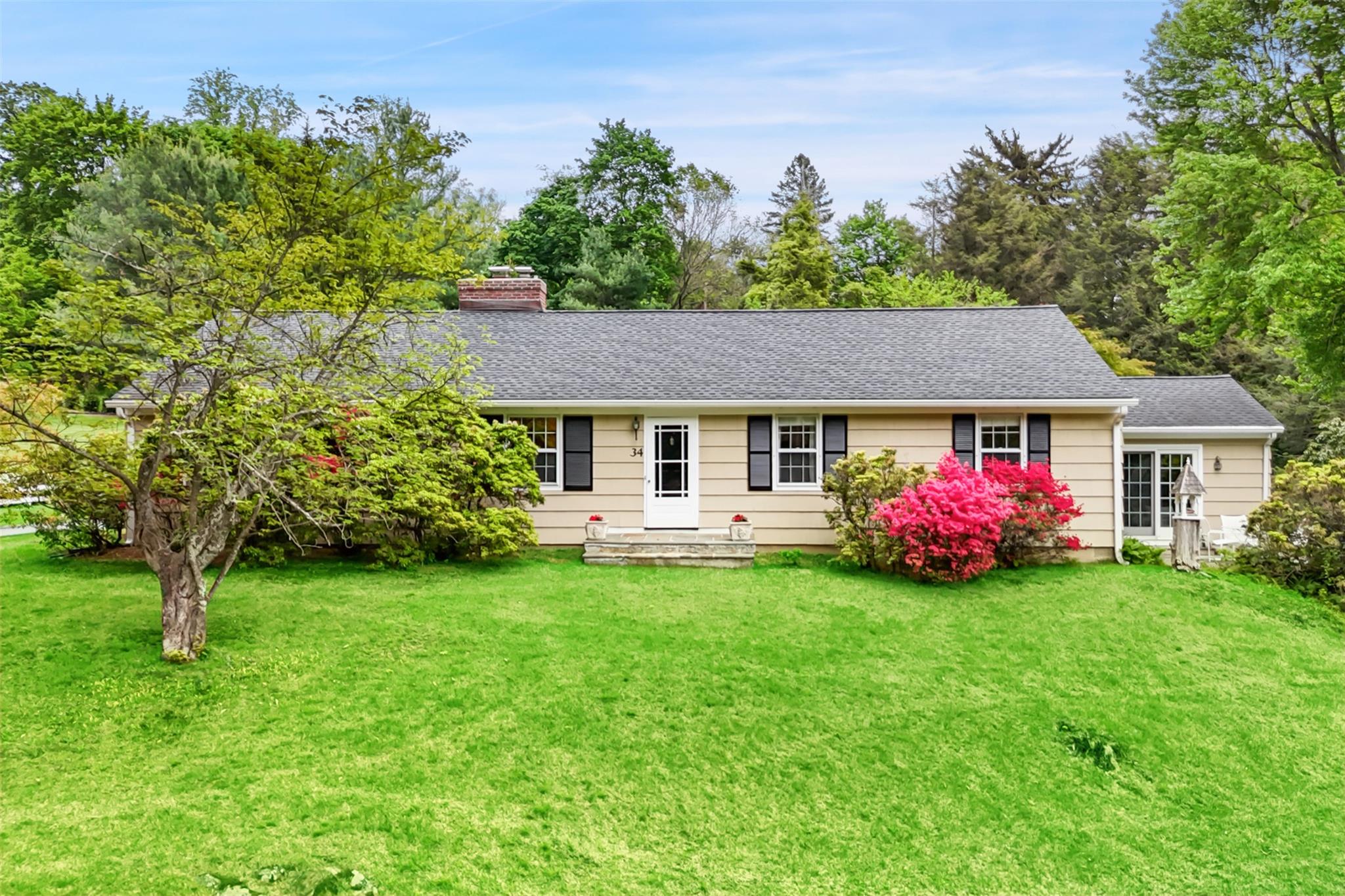 34 Whippoorwill Road, Armonk, New York image 1