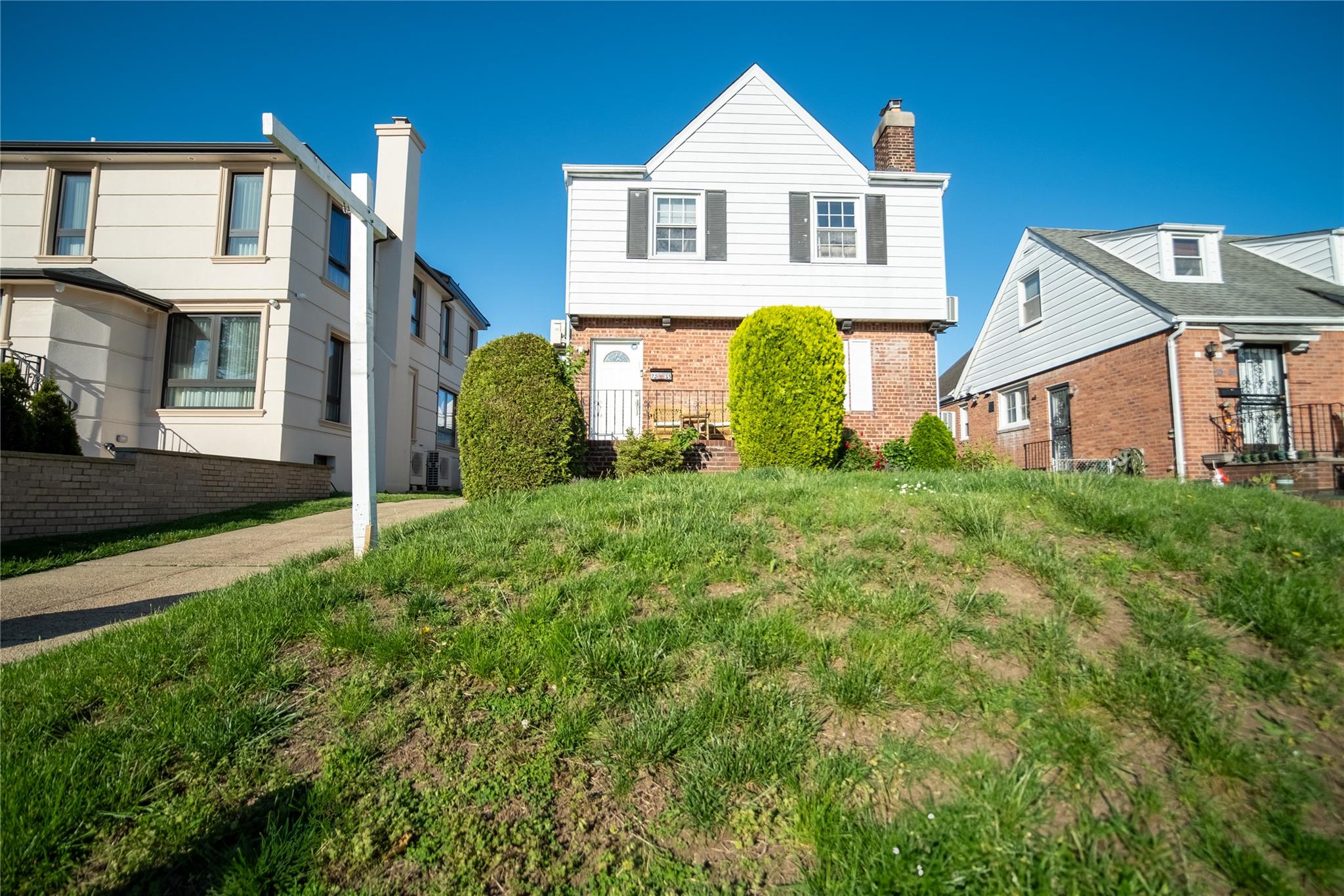 Property for Sale at 183rd Street, Fresh Meadows, Queens, NY - Bedrooms: 3 
Bathrooms: 2 
Rooms: 6  - $1,450,000