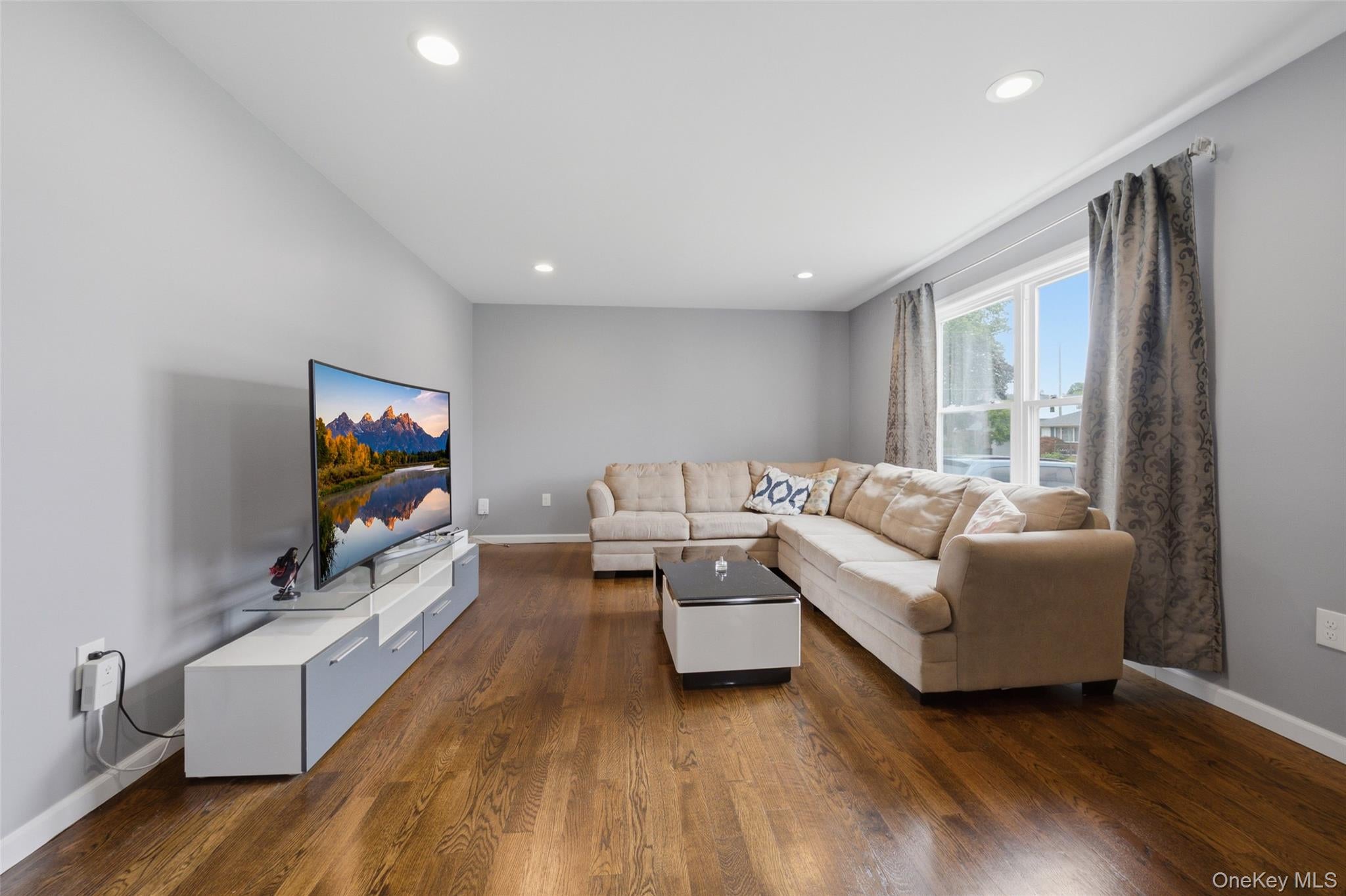 105 Wadsworth Avenue