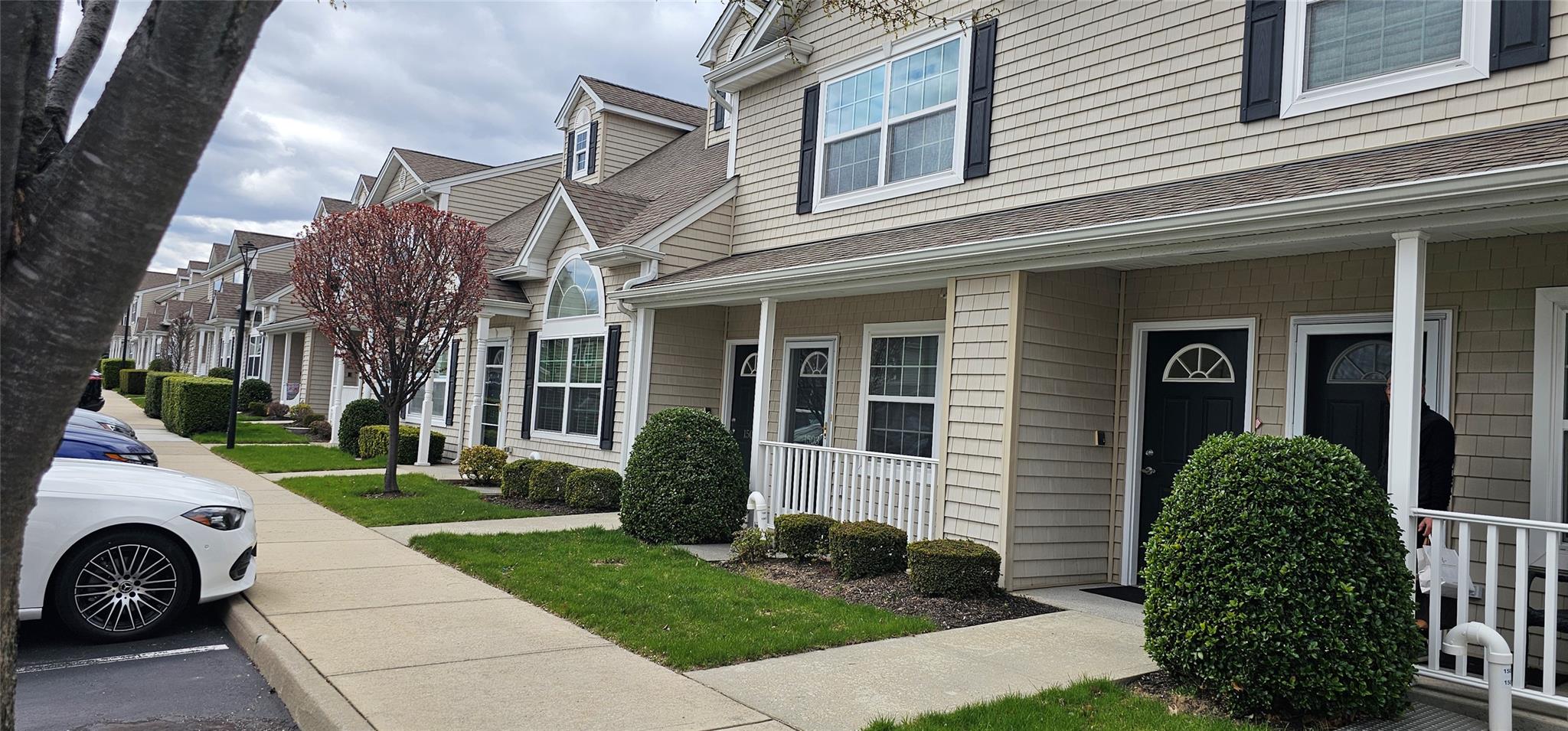 1502 Willow Ln Ln, Valley Stream, New York image 1