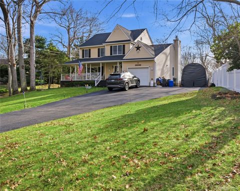 Homes For Sale - 38 Elizabeth Drive<br/> Wading River, NY 11792