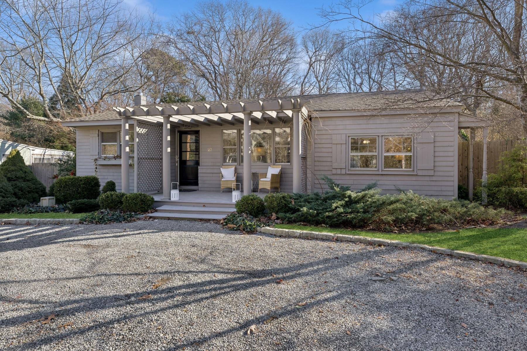 Pine Crest Lane, Sag Harbor, Hamptons, NY - 2 Bedrooms  
1 Bathrooms - 