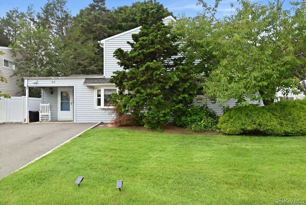 Photo of 64 Bridle Lane, Hicksville, NY 11801 (MLS # 1034110)