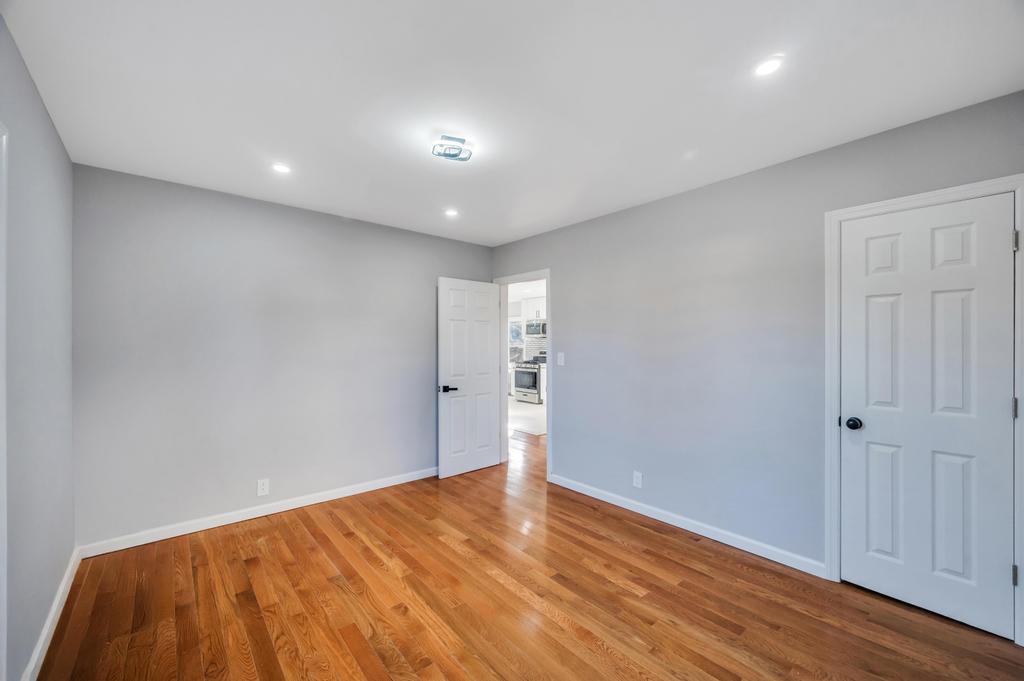 12048 217 Street, Cambria Heights, New York image 12