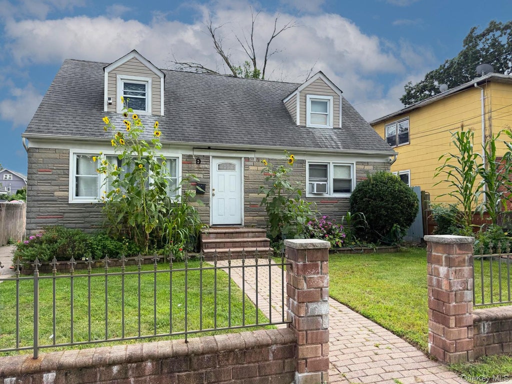 Photo of 162 Princeton Street, Hempstead, NY 11550 (MLS # 1040497)