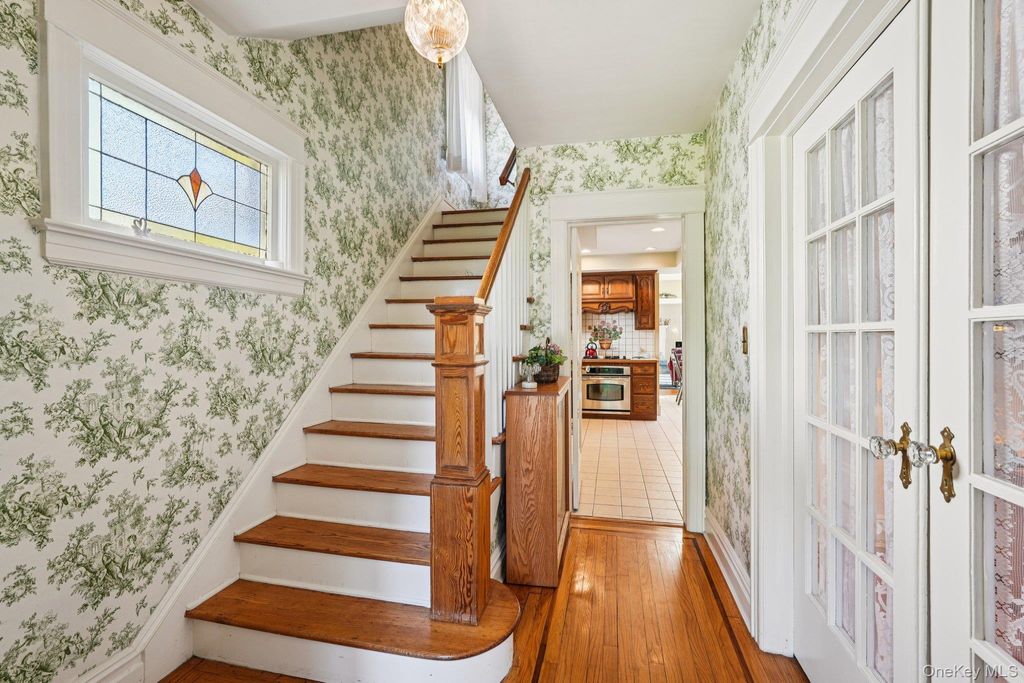 Photo of 18 Chippewa Road, Yonkers, NY 10710 (MLS # 927378)