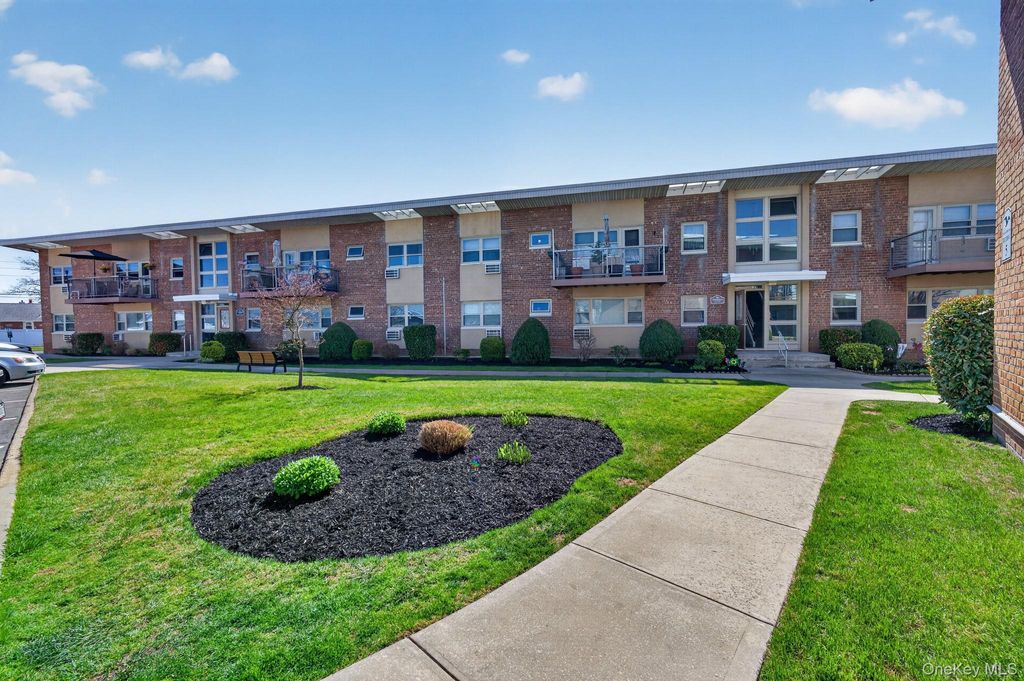 Photo of 4 Rose Street #6 -F1, Oceanside, NY 11572 (MLS # 987567)