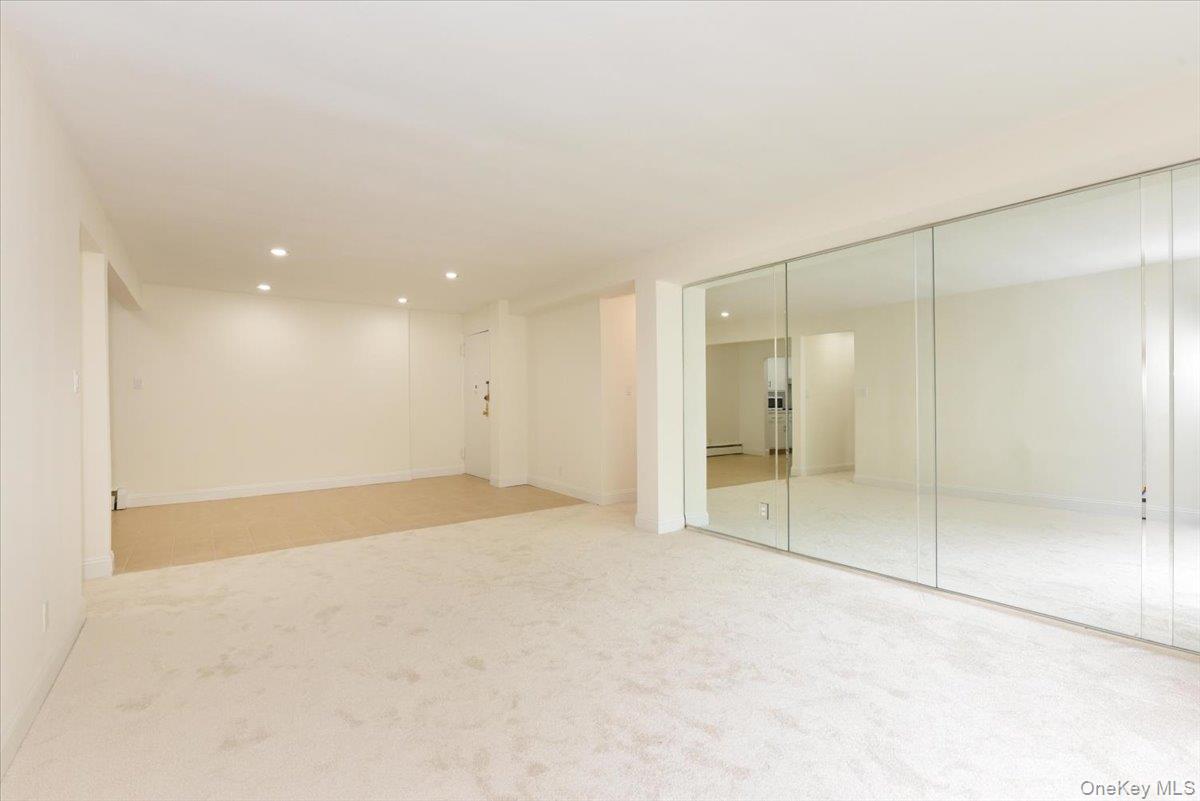 195 S Middle Neck Road 2-L