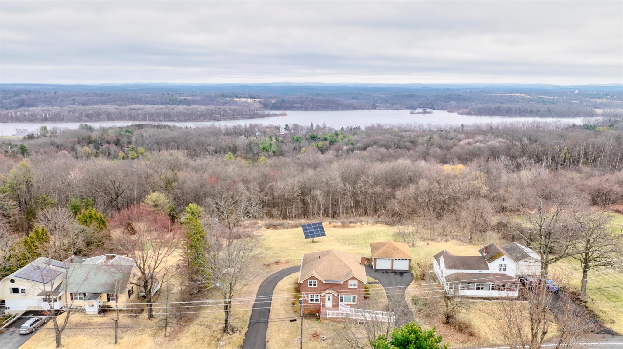 Ny 385, Coxsackie, New York - 5 Bedrooms  
2 Bathrooms  
9 Rooms - 