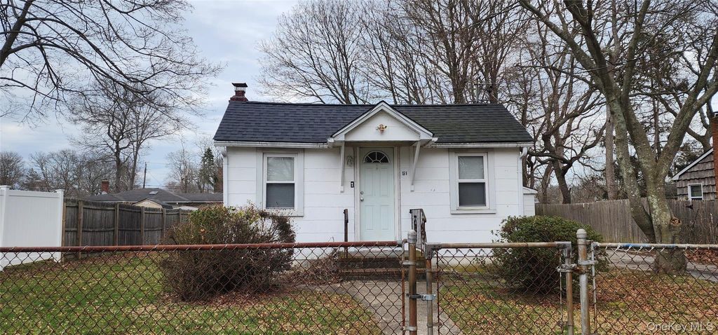 Photo of 51 Hackensack Road, Mastic Beach, NY 11951 (MLS # 980135)