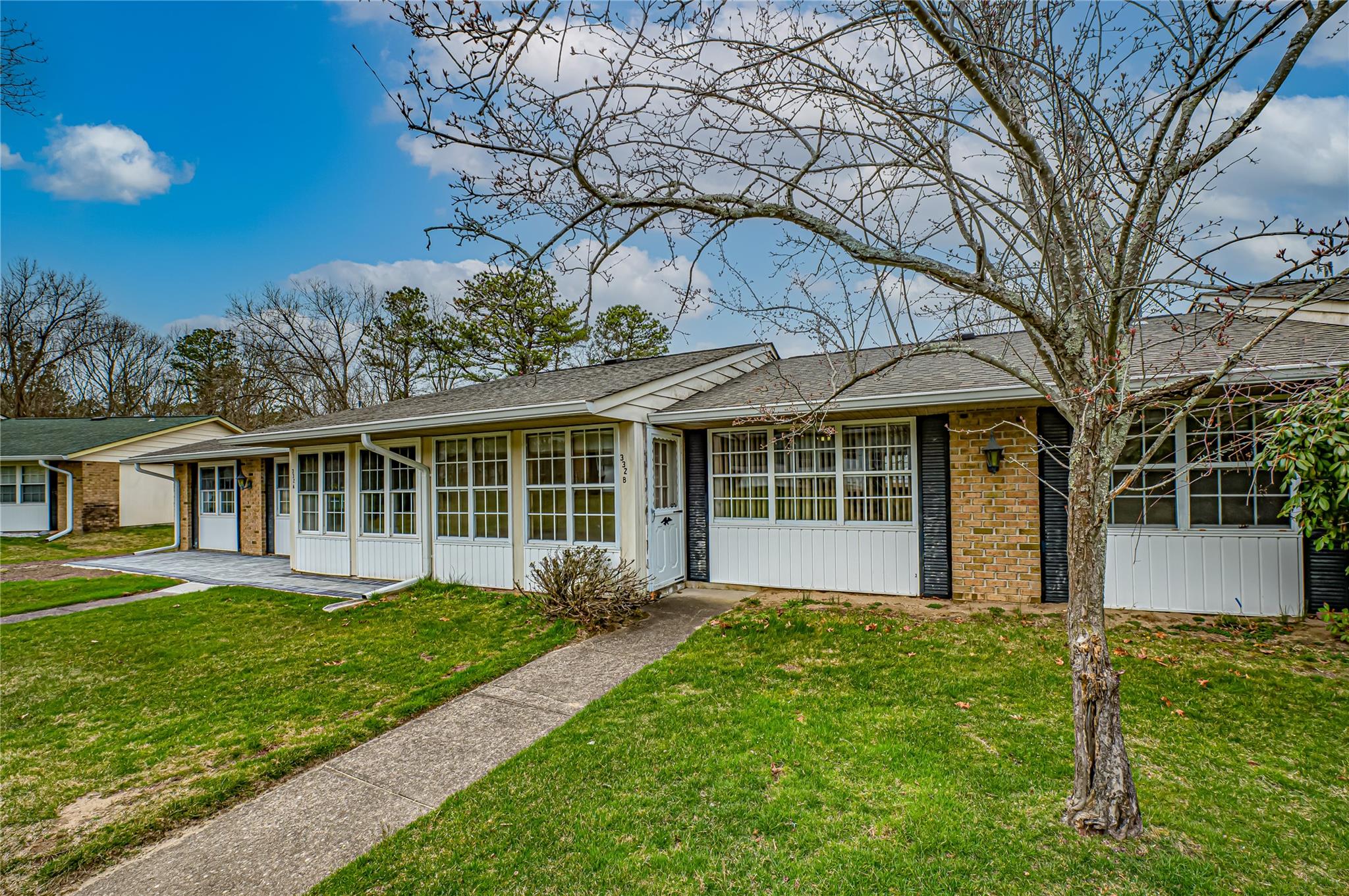 332 Woodbridge Drive #B, Ridge, New York image 1