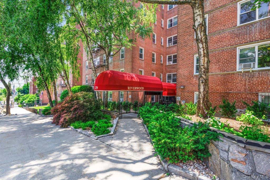 Photo of 279 N Broadway #7A, Yonkers, NY 10701 (MLS # 1018338)