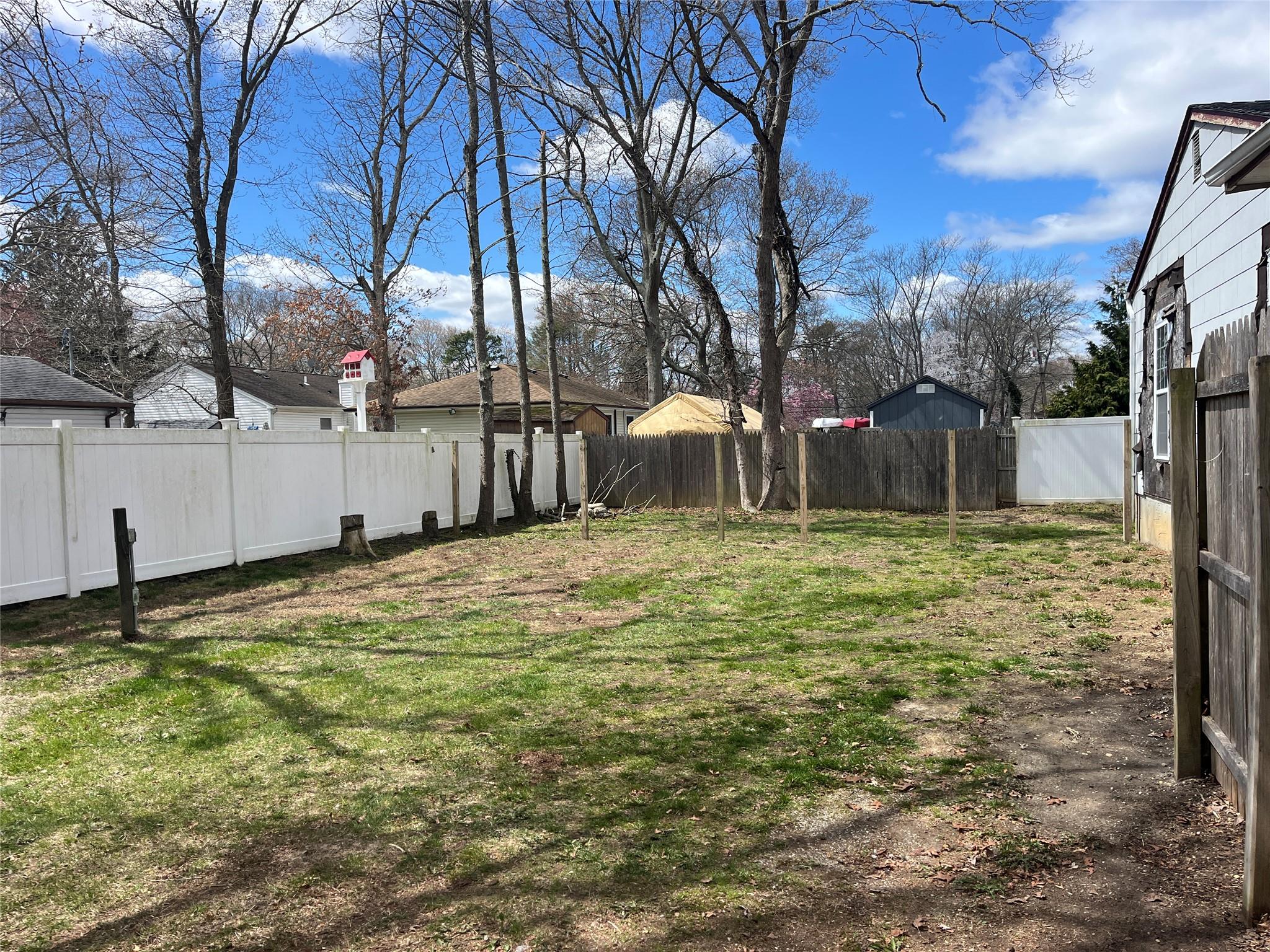 220 Peekskill Avenue, Medford, New York image 15