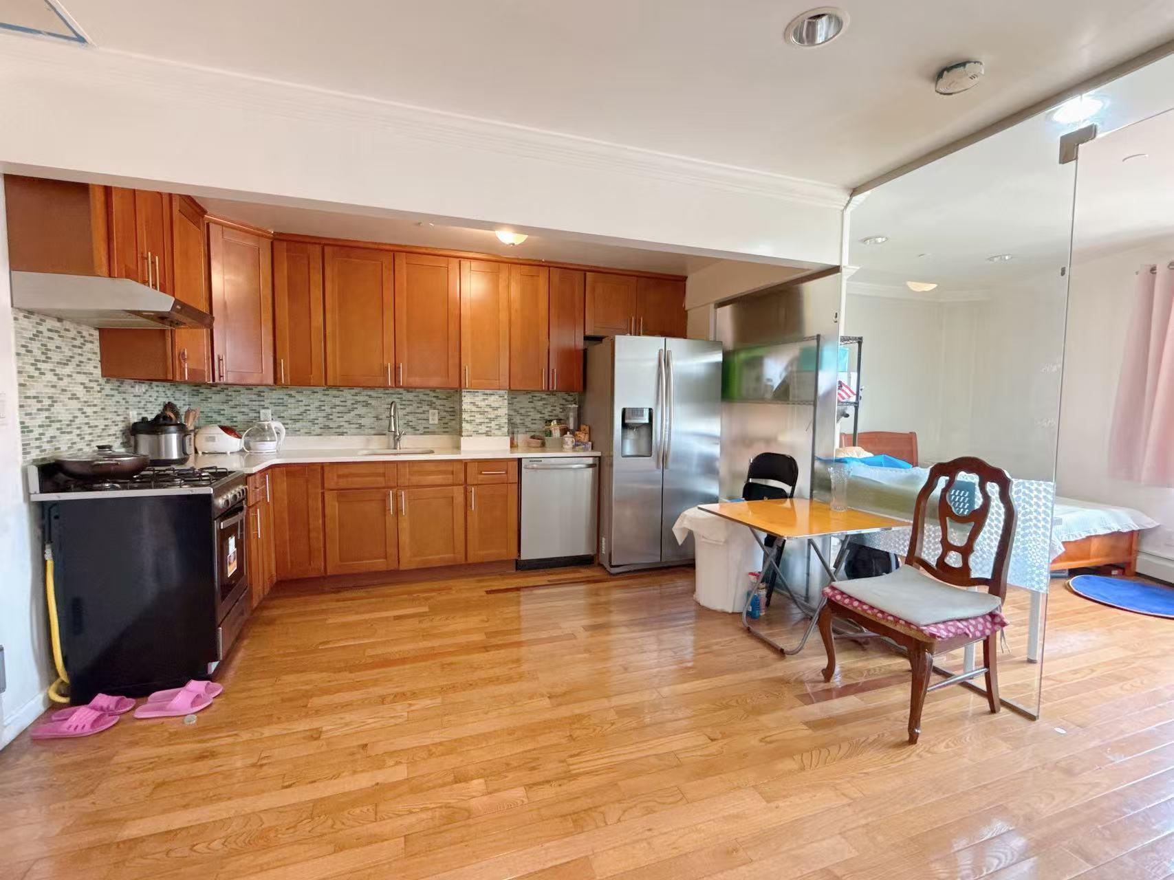 149-06 Northern Boulevard 304