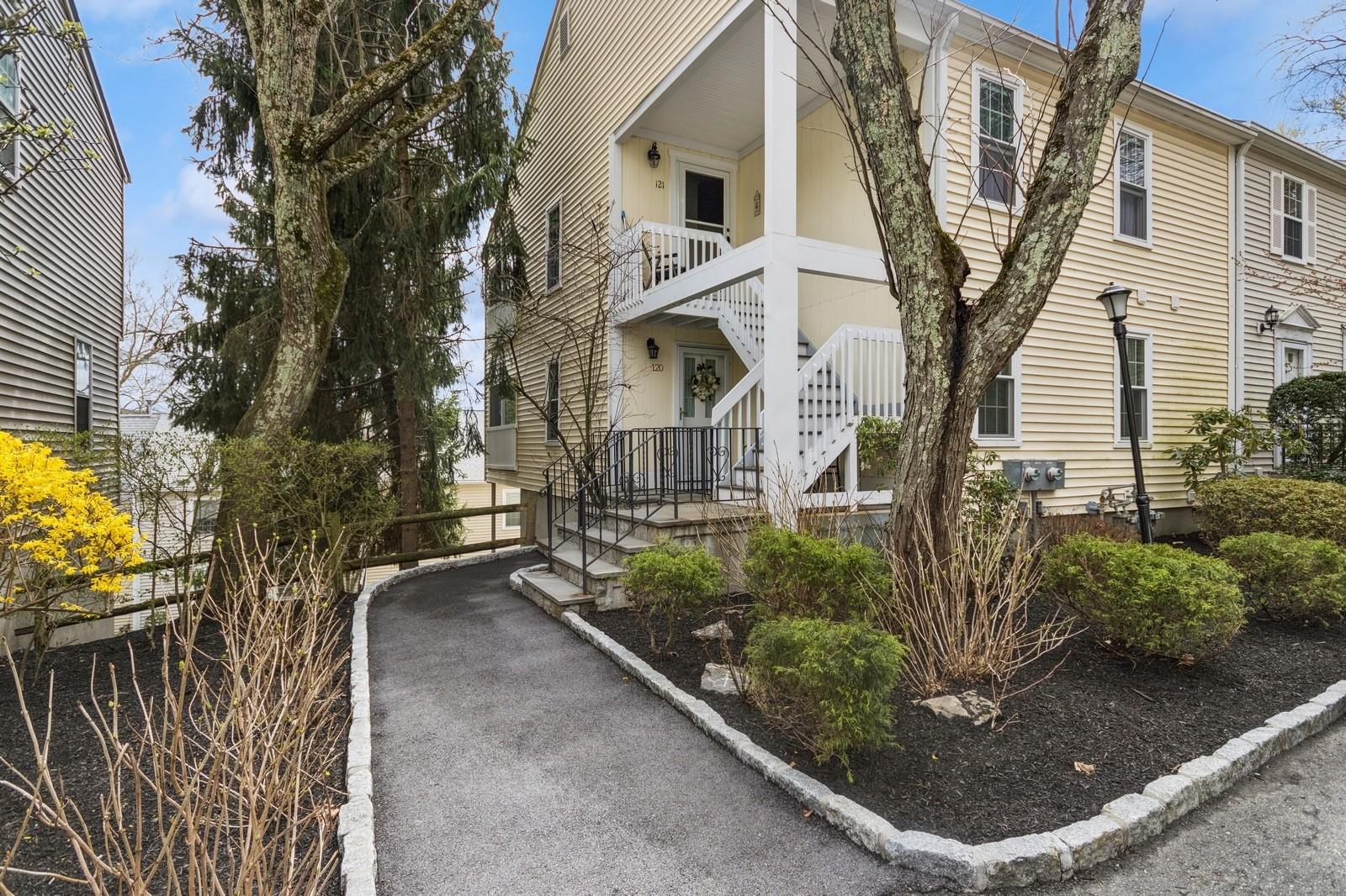 120 Carrollwood Drive