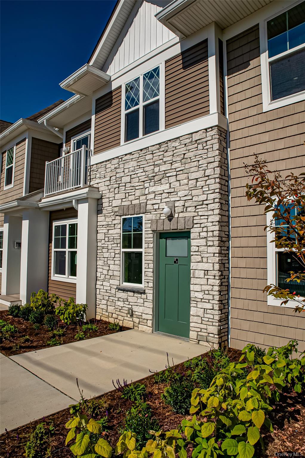 1 Conklin Street 105