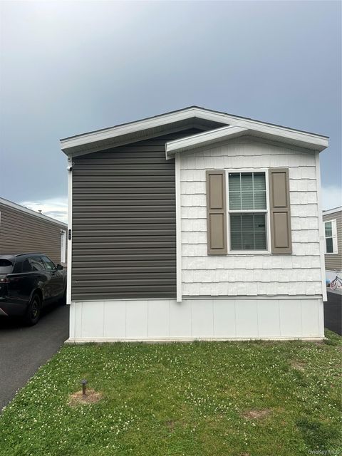 Mobile Home For Sale - 37 Windward Way Way<br/> Stony Point, NY 10980