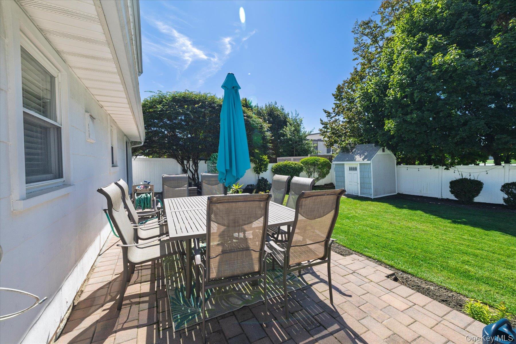 129 Arlyn Drive W