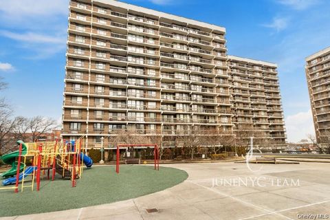 152-18 Union Turnpike Unit 204K, Flushing, NY 11367 - MLS#: 950361